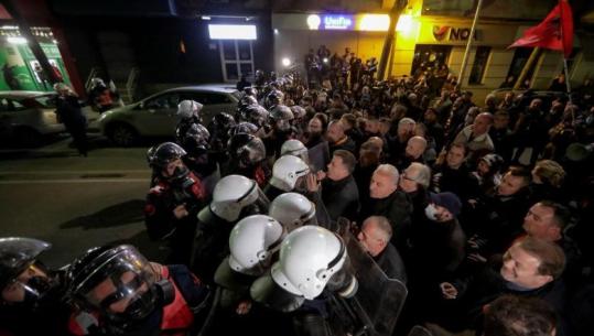 ‘Urdhrat i jep Suel Çela dhe Agasi’- Bardhi: Policia na doli në mes të rrugës, nuk lejon protestuesit të vazhdojnë marshimin