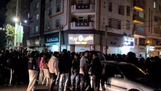 ‘Khamenei shkoi në ferr”, shpërthen festa në Iran për vdekjen e ajatollahut: Bota është bërë vend më i mirë