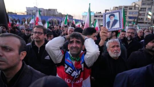 Në sheshin e Teheranit mbështetësit e regjimit! 2 fytyrat e një vendi të përçarë! Por vetëm 20% e popullsisë mbështet ajatollahët