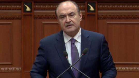 ‘Rrugët në Shqipëri si në situatë paslufte’- Haxhinasto në Kuvend: Janë më të varfra me shtresa e nënshtresa se akset për karroca të kohës së Romës