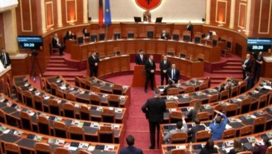 Rregullorja e Kuvendit, Report TV siguron draftin e PS! Mbeten 11 Komisione, fuqizohet roli mbikqyrës i Parlamentit dhe reduktohet në 5 minuta koha e fjalimeve