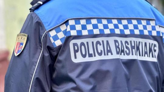 Tiranë/ Polici bashkiak dhunon kolegun në zyrë, nisin hetimet (EMRAT)