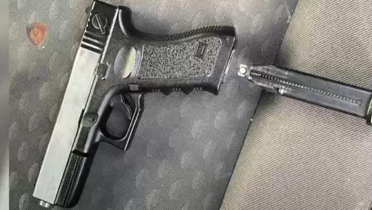 Shiste kokainë në Dhërmi, arrestohet 22-vjeçari me doza droge dhe pistoletë në makinë