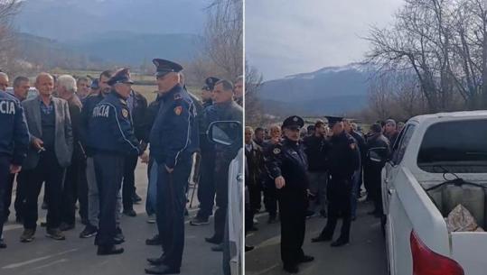 Mat/ Banorët e fshatit Kurdari ngrihen në protestë, akuzojnë firmën që kërkon të ndërtojë hidrocentralin për kërcënime përmes personave me profil kriminal