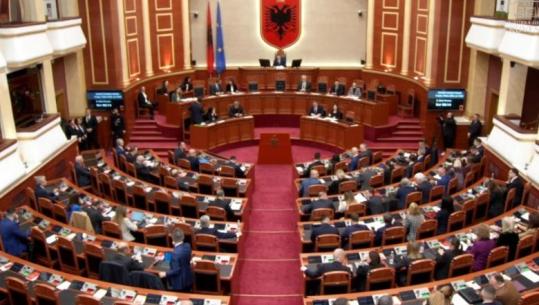 LIVE TV - Sot Kuvend/ Pritet votëbesimi i ministrave të rinj pas dekretimit të Begajt! Agron Shehaj përjashtohet 20 ditë nga punimet e parlamentit