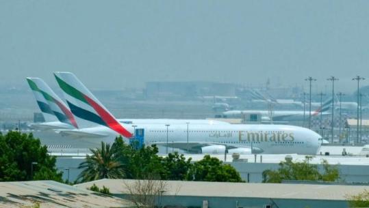 Çmimet e fluturimeve Europë-Azi rriten deri në 900% në një ditë, tarifat në kupë të qiellit ndërsa Lindja e Mesme mbetet e bllokuar