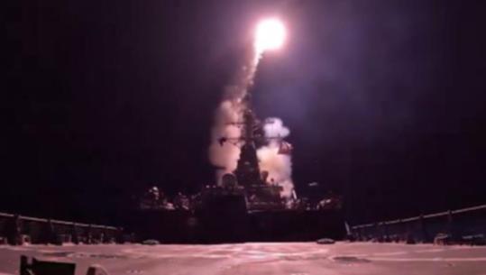 Shtëpia e Bardhë ndan videon: Sulmet amerikane me raketa ndaj Iranit ndërthuren me klipin e lojës 'Call of Duty'