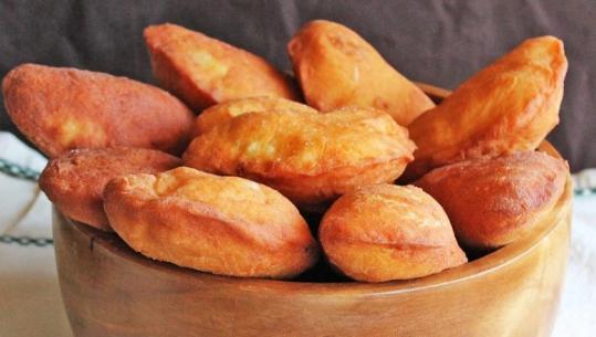 Petulla me raki dhe mjaltë nga zonja Albana