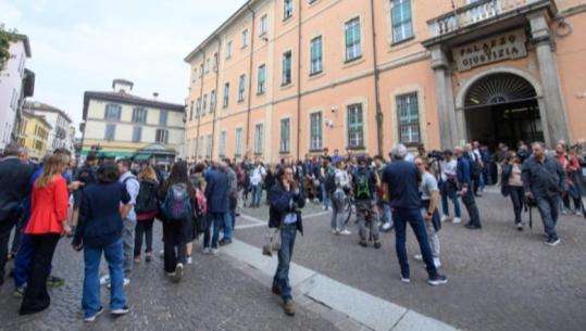 Goditën studentin me gurë dhe i vodhën telefonin celular, pas 1 muaj hetimesh arrestohet 21-vjeçari shqiptar në Itali