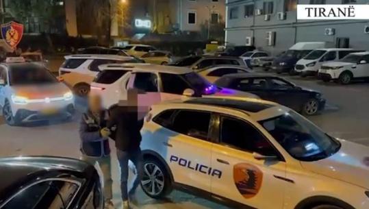 Tiranë/ U kapën duke transportuar emigrantë të paligjshëm, tre të arrestuar! Njëri prej tyre i huaj (EMRAT)