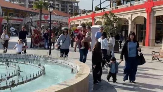 Mijëra shqiptarë drejt Kosovës për 8 Mars, mbi 3,800 automjete kalojnë kufirin