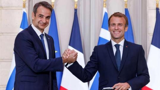 Pas sulmit me dron Emmanuel Macron dhe Kyriakos Mitsotakis mbërrijnë në Qipro, premtim për solidaritet europian