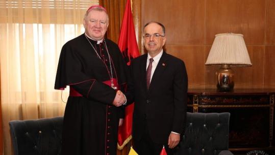 Presidenti pret Nuncin e ri Apostolik në Shqipëri, Begaj: Promovojmë harmoninë fetare