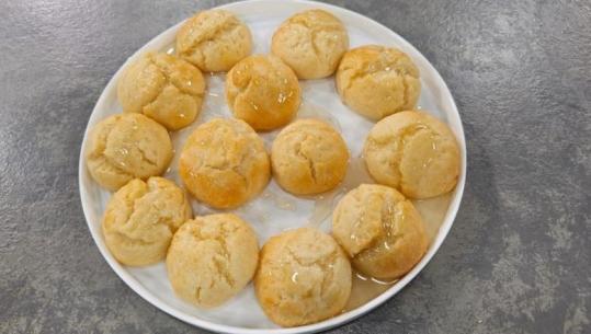 'Kemal Pasha' ëmbëlsirë me sherbet nga zonja Albana