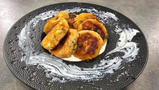 Qofte me patate dhe djathë nga zonja Albana 