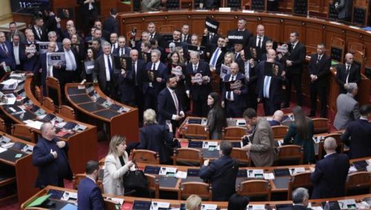 PS nuk dorëzon Ballukun, rrëzohet me 82 vota kërkesa e SPAK për arrestin! PD bllokon foltoren, jashtë protestë! Mbyllet seanca