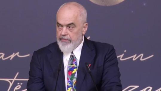 Muaji i Shenjtë i Ramazanit, kryeministri Rama dhe bashkëshortja e tij shtrojnë Iftar për besimtarët