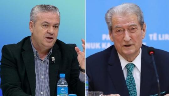 Berisha ‘harroi’ revolucionin/ Murrizi: S’mund t’i ftosh demokratët në protestë me mashtrim dhe pastaj i shpërndan si punonjës administrate