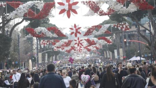 Dita e Verës në Tiranë, stenda panairesh dhe festime të shumta në kryeqytet