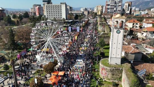 Sot Dita e Verës/ Ballokume, verore dhe festime në çdo qytet të Shqipërisë, Elbasani mbetet ‘shpirti’ i festës