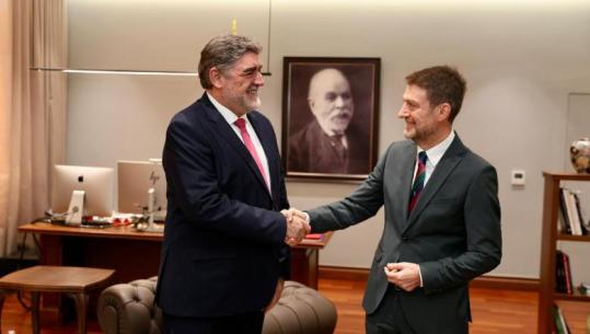 Ministri Hoxha takim me Ambasadorin spanjoll në Tiranë, në fokus të bisedimeve bashkëpunimi i mëtejshëm mes dy vendeve