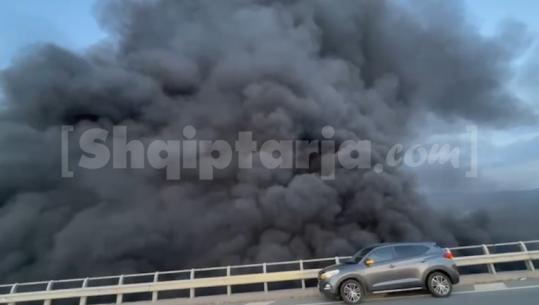 Masakër mjedisore/ Autostrada Lezhë-Milot mbulohet nga tymi i dendur, shkak djegia e qindra gomave pranë brigjeve të lumit Mat