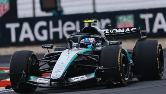 Italiani Andrea Antonelli fiton për herë të parë në Formula 1, në Kinë dominon Mercedesi! Hamilton siguron podiumin e parë me Ferrarin