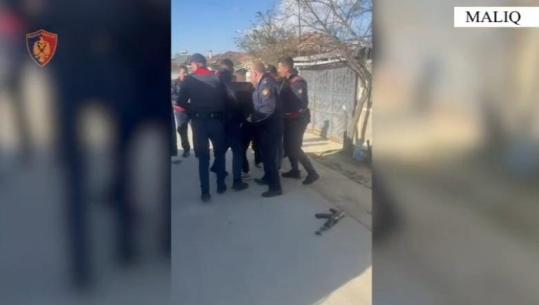 Qëllonte me armë zjarri, arrestohet 40-vjeçari në Maliq! Në pranga edhe një grek