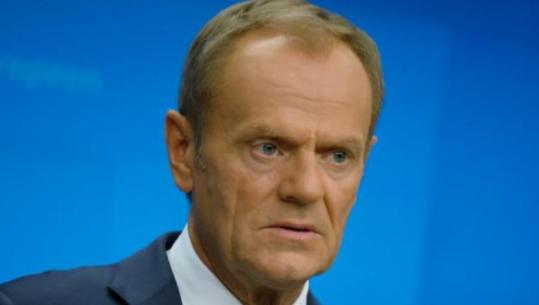 Polonia drejt largimit nga BE pas vetos së Presidentit kundër kredisë nga Unioni? Kryeministri Tusk: Ka një kërcënim real që kjo të ndodhë!