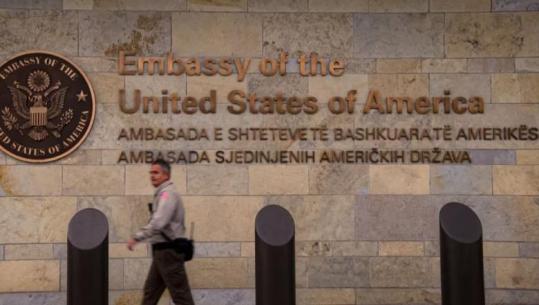 Kosovë/ Ambasada e SHBA mirëpret marrëveshjen për zbatimin e Ligjit për të huajt: Përgëzojmë angazhimin mes palëve!
