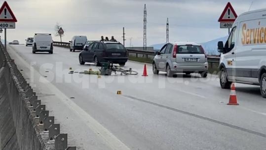 Aksident në bypass-in e Lushnjës, ‘Benzi’ përplas 45-vjeçarin me biçikletë që po kalonte në anën tjetër të autostradës