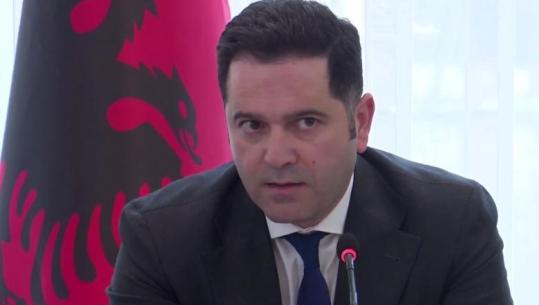 Çmimet e karburanteve, ministri Malaj: Situata po shihet në disa plane, Bordi i Transparencës do të ngrihet në rast abuzimesh