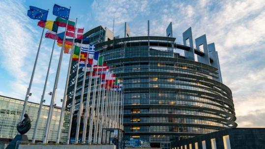 Raporti për Shqipërinë në PE/ Eurodeputetët 305 amendamente: Imuniteti, jo mburojë për Ballukun! Protestat e dhunshme të Berishës, s’kanë vend në demokraci