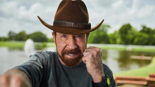 Lamtumirë Chuck Norris! Ndahet nga jeta në moshën 86-vjeçare ikona e filmave aksion që frymëzoi miliona njerëz në gjithë botën