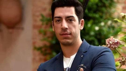 Nga dështimet në politikë te jeta si fermer, historia e 'Trotas' djalit të Umberto Bossit që bleu diplomën e universitetit në Shqipëri për 77.000 euro