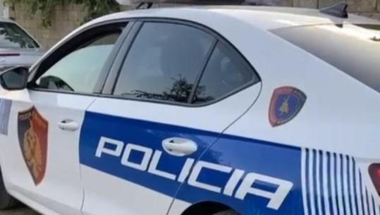 Durrës/ Shoferja përplaset me motorin e Policisë, lëndohet efektivi