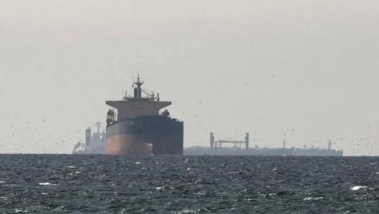 Britania sot bisedime me 35 vende për rihapjen e Ngushticës së Hormuzit