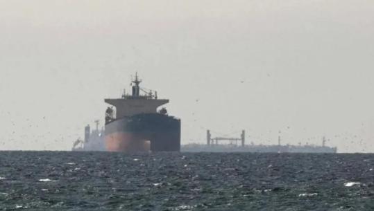 Deputeti iranian: Anijet në Hormuz duhet të paguajnë taksë prej 2 milionë dollarësh