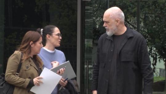 Pas ndryshimeve të shpallura në Asamble, Rama mbledh në selinë e PS Drejtuesit Politikë të qarqeve dhe deputetët socialistë të Tiranës