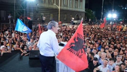 Akuzohen për korrupsion, por protestojnë kundër tij...