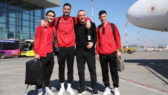 Nis rrugëtimi për ëndrrën e madhe të Kupës së Botës 2026, Kombëtarja e futbollit fluturon për në Varshavë