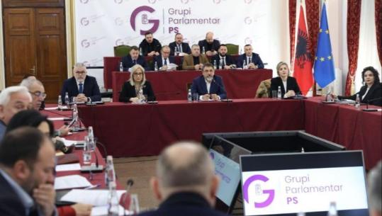 Axhenda/ Rama mbledh të shtunën grupin e PS në Pallatin e Brigadave, raportojnë 2 institucione! Ministrja Ismaili prezanton ‘Strategjinë e Komunikimit’