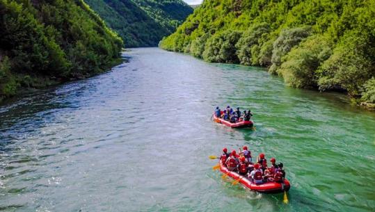 Rafting në Drinin e Zi, përvoja e re unike në turizmin e aventurës në Shqipëri
