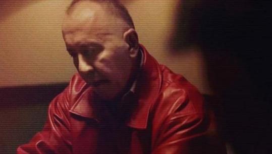 Media: Nga grabitja e bankës në SHBA te ‘El Chapo’, kush është shqiptari që shfaqet në videoklipin e Drake (EMRI)