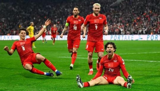 Kupa e Botës/ Turqia i falet golit të Ferdi Kadioglu, mposht Rumaninë dhe kalon në finalen play-off! Pret fituesin e çiftit Sllovaki - Kosovë