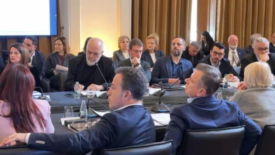Mbledhja e grupit të PS/ Rama u jep porositë: Javën e ardhshme deputetë e ministra tur takimesh, tema kryesore integrimi në BE