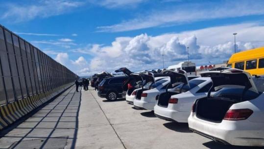 Dogana dhe agjentët e Kufirit zbarkojnë në Porto Romano, kontrolle të shtuara me qen ndaj makinave të importuara