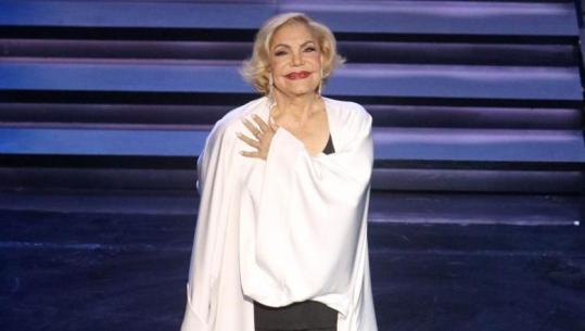 Ndahet nga jeta në moshën 87-vjeçare Marinella, legjenda e muzikës greke! Këngëtarja ikonike dhuroi art për 6 dekada