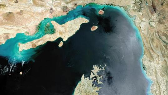 ‘Zbutet’ Irani, lejon kalimin e 20 anijeve pakistaneze në Ngushticën e Hormuzit