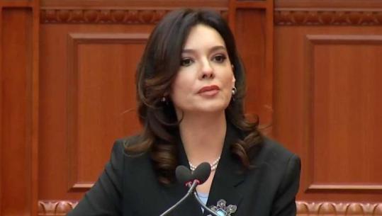 'Elisa ka bërë zhurmë në orë të mësimit', Manjani satirizon panoramën politike të fundjavës